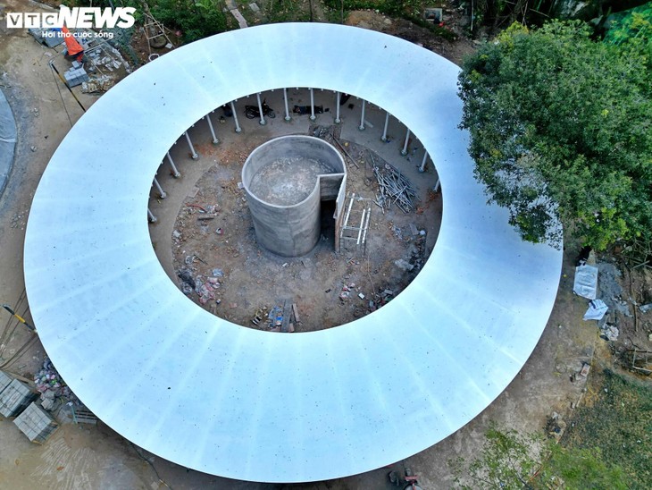 Lắp biểu trưng giọt nước ở khu vực Đài tưởng niệm nạn nhân COVID-19 - ảnh 7