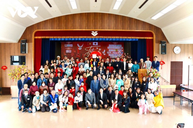 Không khí Tết Việt tràn ngập khắp các địa phương của Nhật Bản - ảnh 1