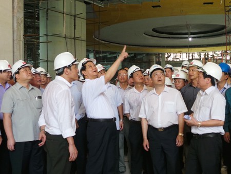 PM inspects NA building project progress  - ảnh 1