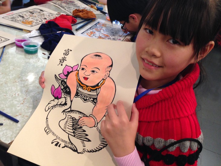 Program “Explore and create Tet paintings with children” - ảnh 11