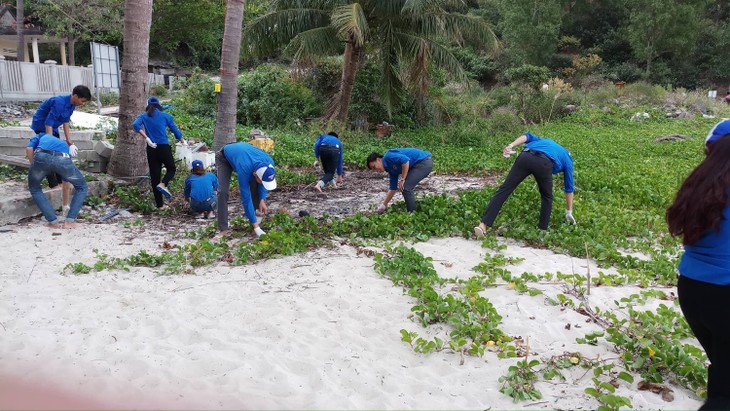 Young people in Mekong Delta join sea and island protection movements - ảnh 2