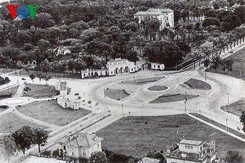 Ba Dinh Square, a national historic landmark - ảnh 1