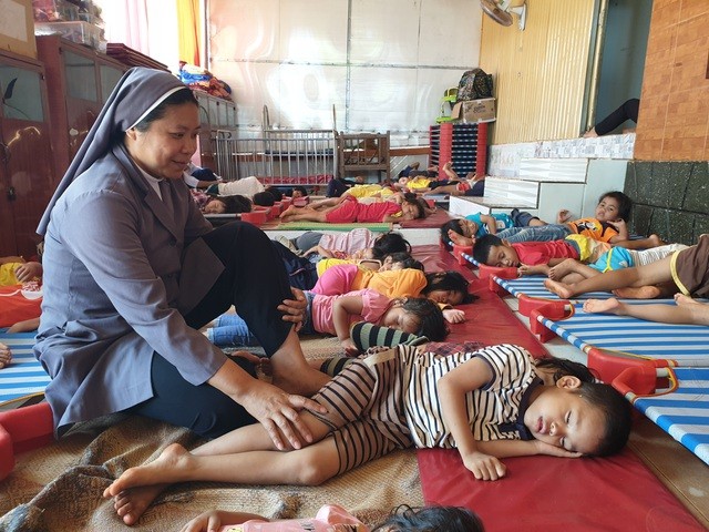 Central Highlands nun nurtures hope for abandoned children - ảnh 1