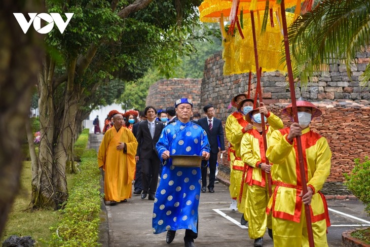 Thang Long relic site sees reenactment of traditional Tet rituals - ảnh 3