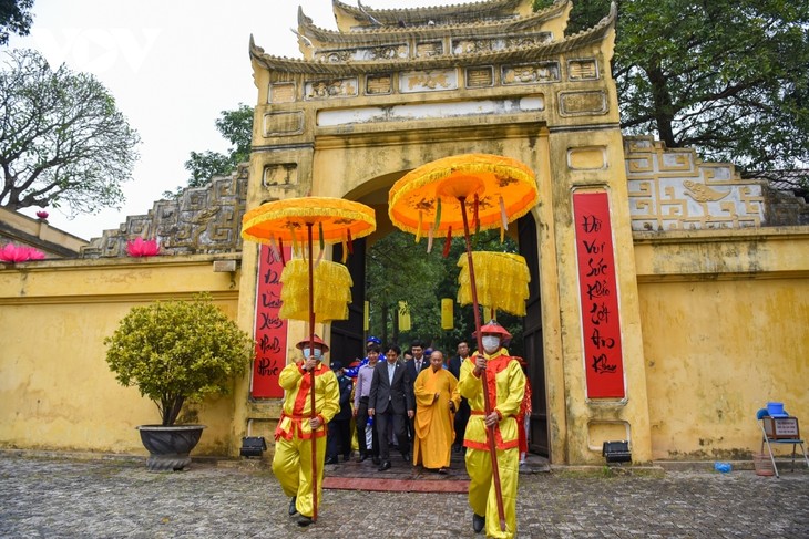 Thang Long relic site sees reenactment of traditional Tet rituals - ảnh 5