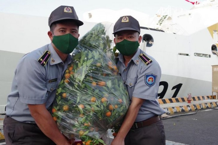 Tet gifts to Truong Sa islanders - ảnh 5