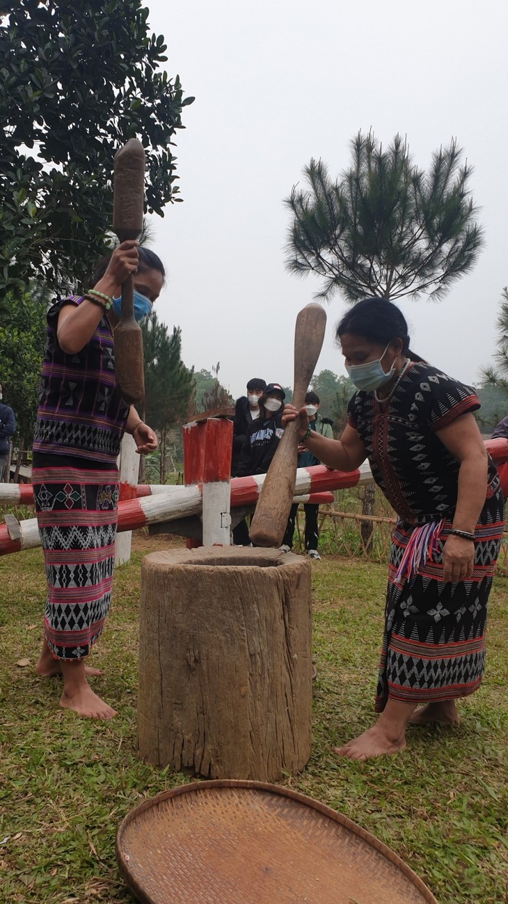 Festival of Ta Oi ethnic people prays for bumper crop and good health - ảnh 10