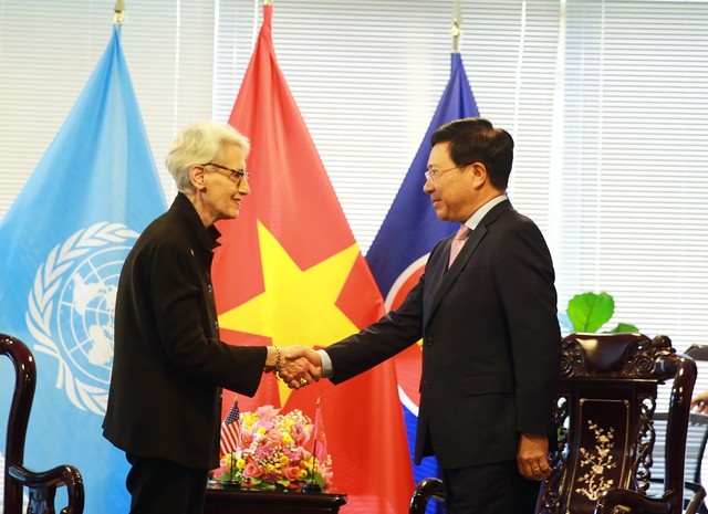 Deputy PM meets foreign officials to promote Vietnam’s ties with partners - ảnh 1