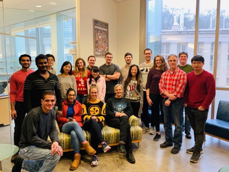 Young pharmaceutical researcher with an aspiration to contribute to science          - ảnh 2