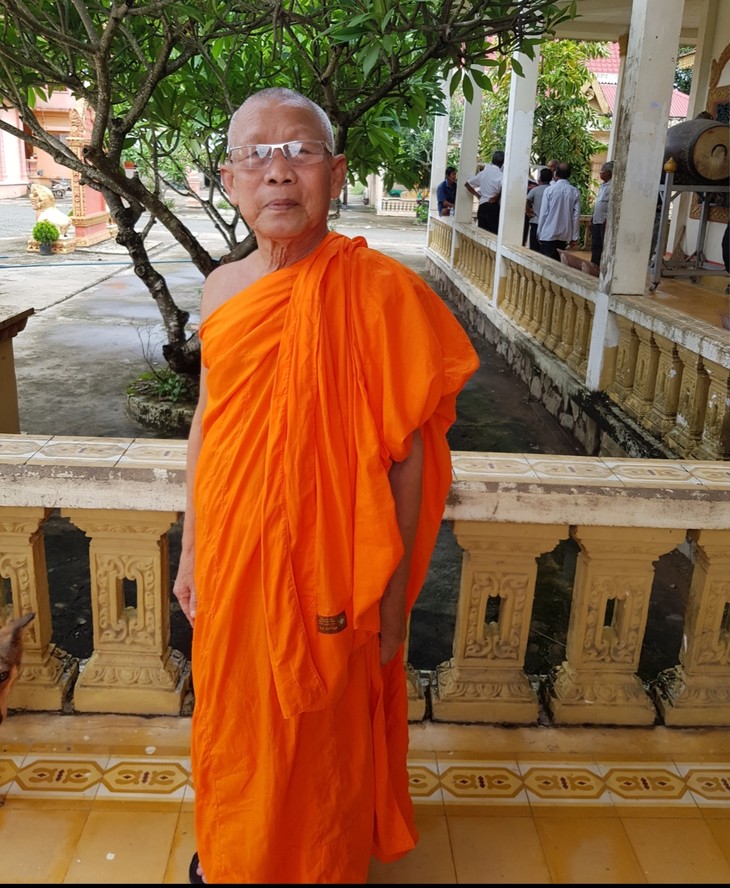 Soc Trang monk dedicated to social work  - ảnh 1