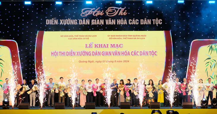 Folk performance competition of ethnic groups opens in Quang Ngai province - ảnh 1