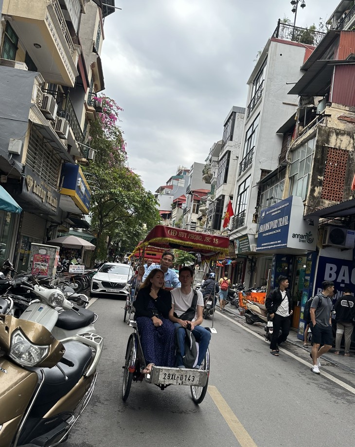 Small alleys: Guardians of Hanoi ancient culture and tradition - ảnh 6