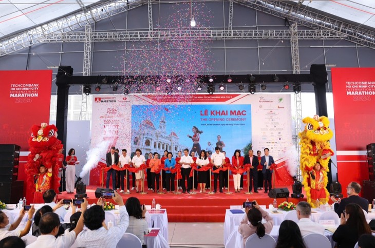 Techcombank HCM City International Marathon kicks off with record participants - ảnh 1