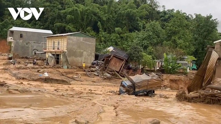Heavy rain and floods leave 3 dead and 3 missing - ảnh 1