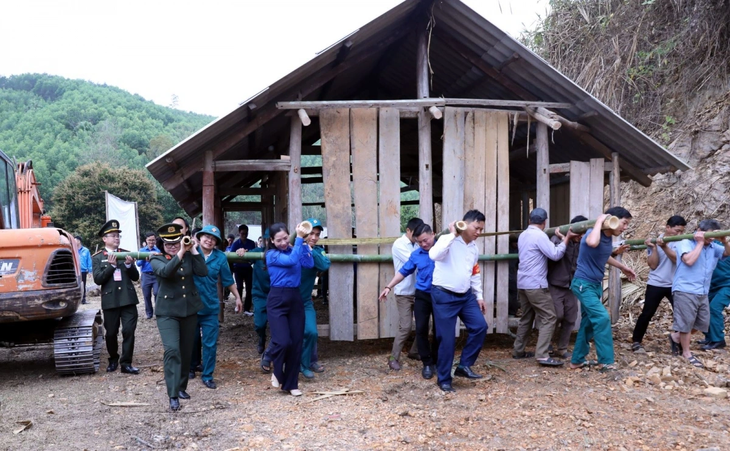 Tuyen Quang strives to eliminate temporary, dilapidated houses by Aug.31 - ảnh 1