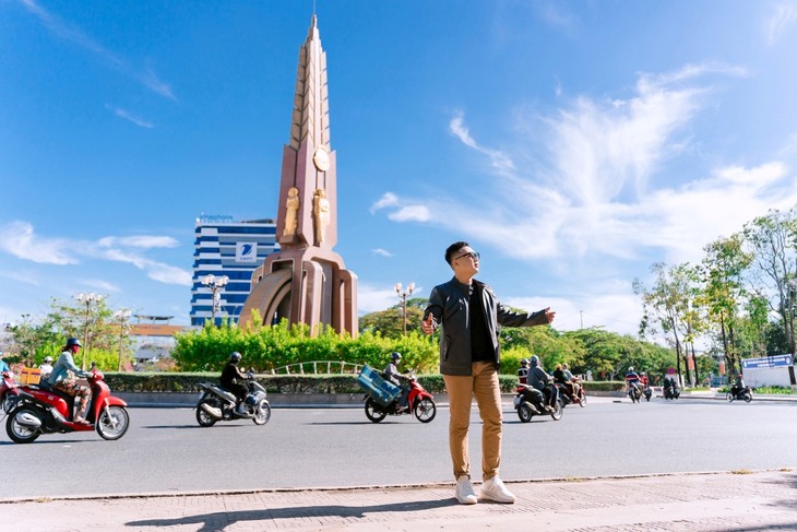 Native melodies bring Ca Mau’s charm to life - ảnh 1