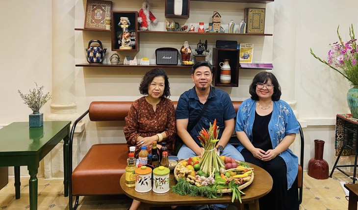 A taste of Hanoi: Where every dish meets its perfect dip  - ảnh 1