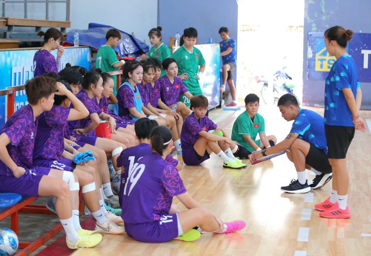 Vietnam women’s futsal team gather for training ahead of SEA Games - ảnh 1