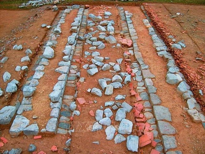 Excavation of Ho Dynasty's Nam Giao Altar underway - ảnh 1