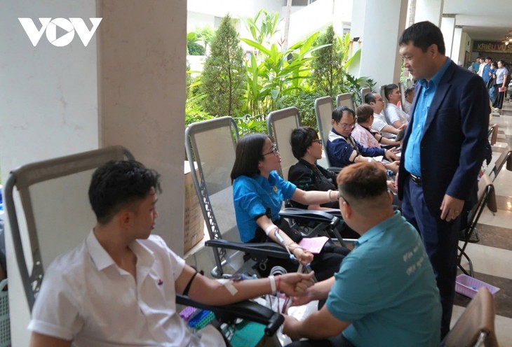 1,000 workers join blood donation drive in Hai Phong  - ảnh 1