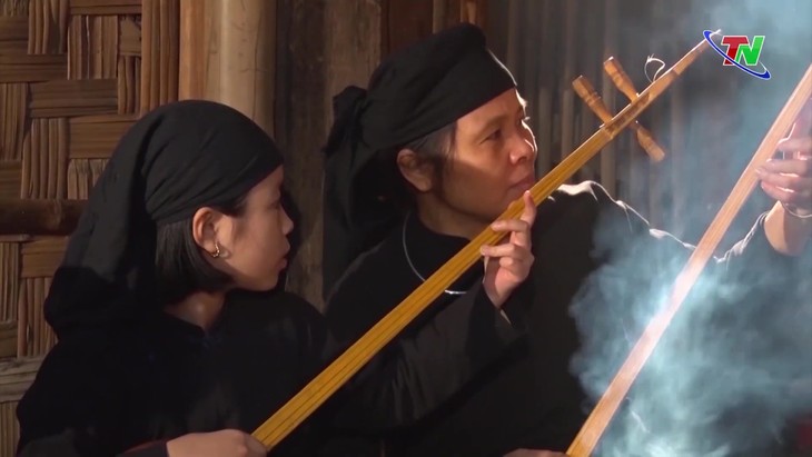 From stilt houses to schools, Then singing endures in Thai Nguyen - ảnh 4