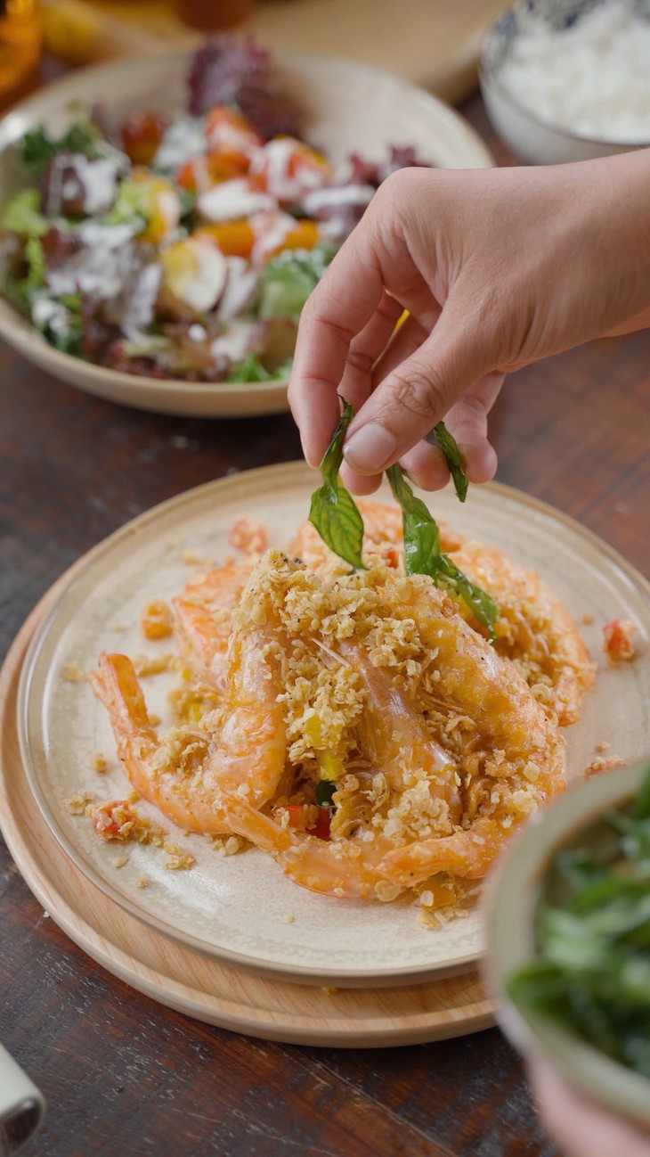 Crispy shrimp with oats  - ảnh 1