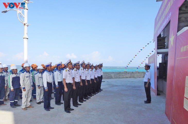 Election Day brings festival atmosphere nationwide  - ảnh 18