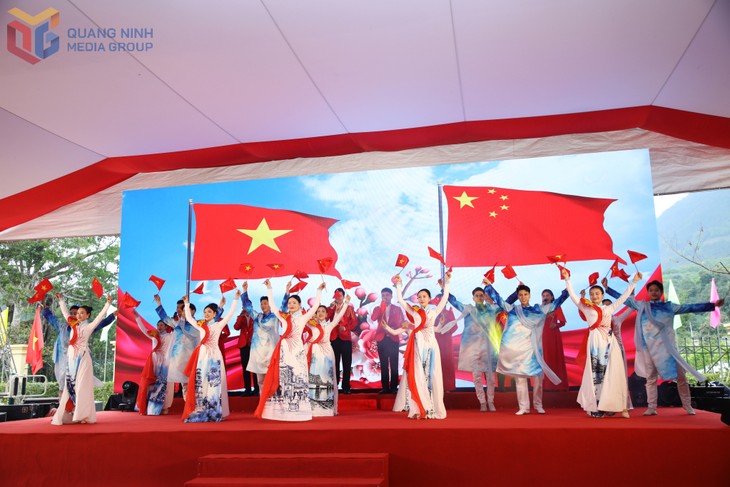 Vietnam–China border villages forge closer friendship, solidarity  - ảnh 1