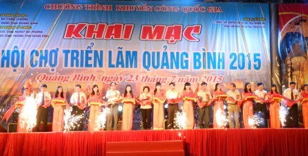 Khai mạc Hội chợ triển lãm Quảng Bình 2015  - ảnh 1