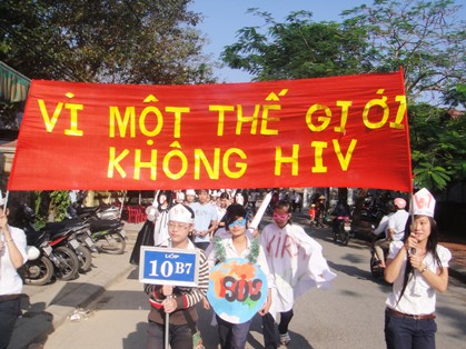 Chương trình nghệ thuật Vòng tay nhân ái quyên góp hỗ trợ người nhiễm HIV/AIDS  - ảnh 1