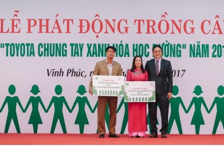 Phát động trồng cây “Chung tay xanh hóa học đường” - ảnh 1