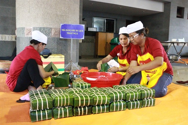 Hội thi gói, nấu bánh chưng: nét đẹp văn hóa dịp Giỗ Tổ - ảnh 2