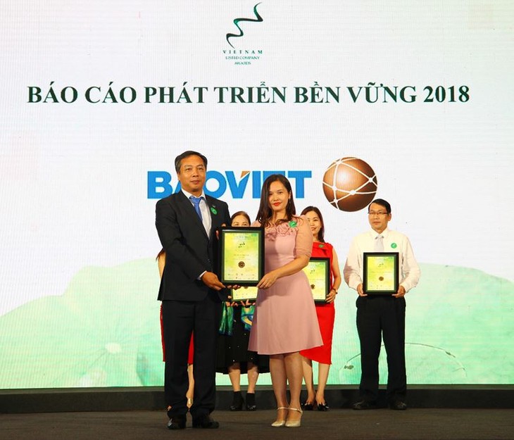 Trao giải Cuộc bình chọn Doanh nghiệp niêm yết năm 2018  - ảnh 1