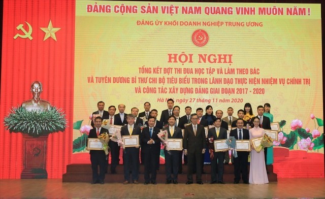 Hội nghị tổng kết thi đua học tập và làm theo lời Bác Khối Doanh nghiệp - ảnh 1