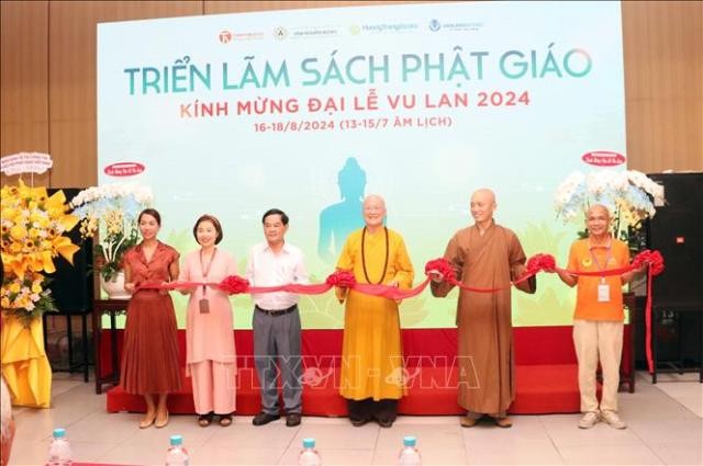 Triển lãm 1.500 tựa sách liên quan đến Phật giáo mừng Đại lễ Vu lan 2024 - ảnh 1