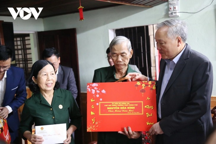 Lãnh đạo Đảng, Nhà nước thăm, chúc Tết các địa phương - ảnh 1