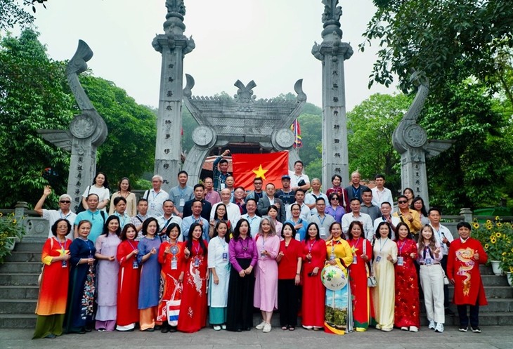 Yêu quê hương, mong muốn quảng bá văn hóa Việt  - ảnh 2