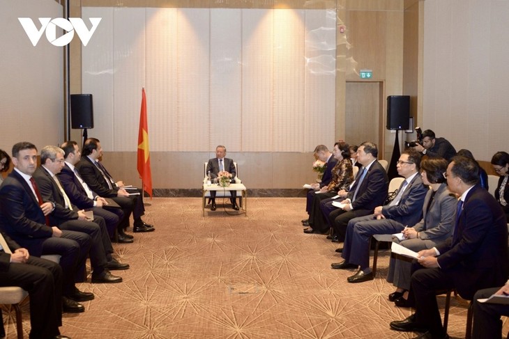 Việt Nam luôn coi trọng và sẵn sàng tăng cường hợp tác với các doanh nghiệp lớn của Azerbaijan  - ảnh 1