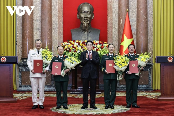 Chủ tịch nước Lương Cường trao quyết định thăng quân hàm, cấp bậc hàm cho sĩ quan cấp cao Quân đội và Công an - ảnh 1