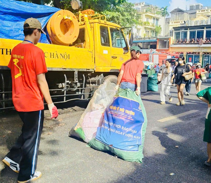 Cộng đồng tình nguyện Việt Nam  với chiến dịch 