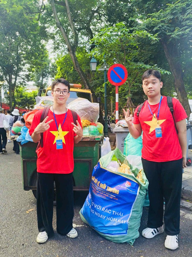 Cộng đồng tình nguyện Việt Nam  với chiến dịch 