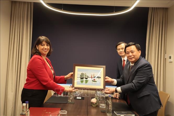 Việt Nam - Anh: Tăng cường hợp tác chiến lược về đổi mới sáng tạo, phát triển xanh và bền vững trong kỷ nguyên mới - ảnh 1