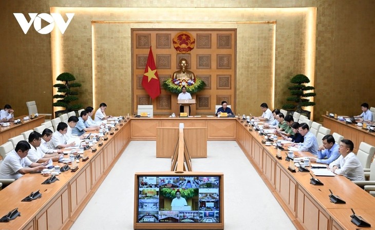 Ưu tiên tìm người mất tích, chữa trị cho người bị thương, khôi phục lại sản xuất - ảnh 1