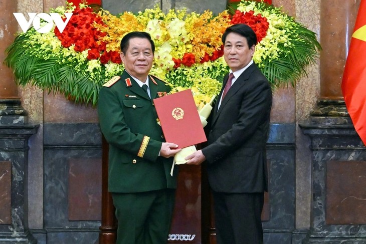 Chủ tịch nước trao quyết định bổ nhiệm Chủ nhiệm Tổng cục chính trị và thăng quân hàm Đại tướng, Thượng tướng - ảnh 1