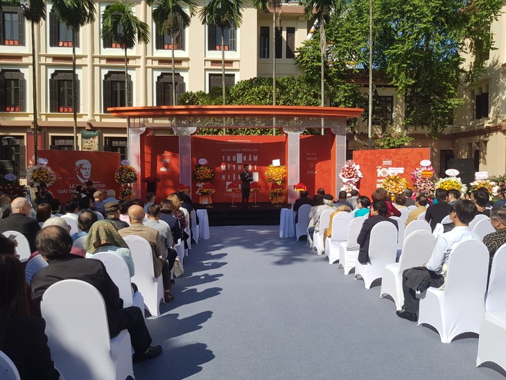 Khai mạc Triển lãm 100 năm mỹ thuật hiện đại - ảnh 1