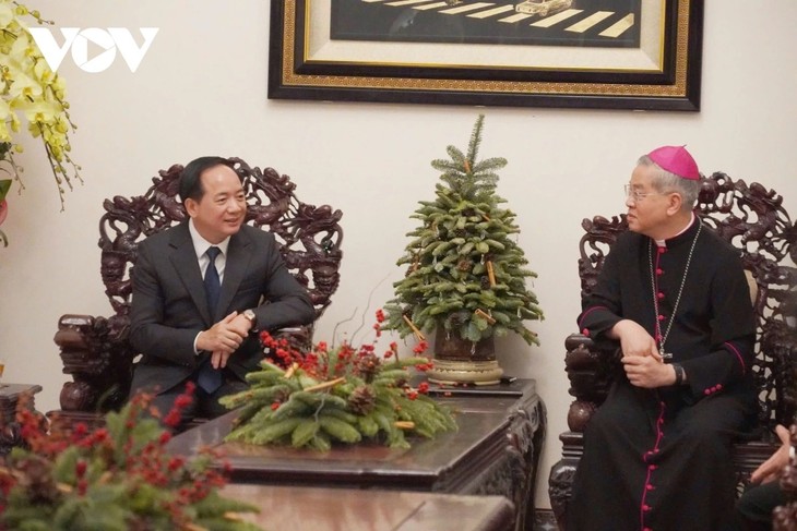 Lãnh đạo Đảng, Nhà nước thăm, chúc mừng đồng bào Công giáo, Tin lành nhân dịp Giáng sinh  - ảnh 1