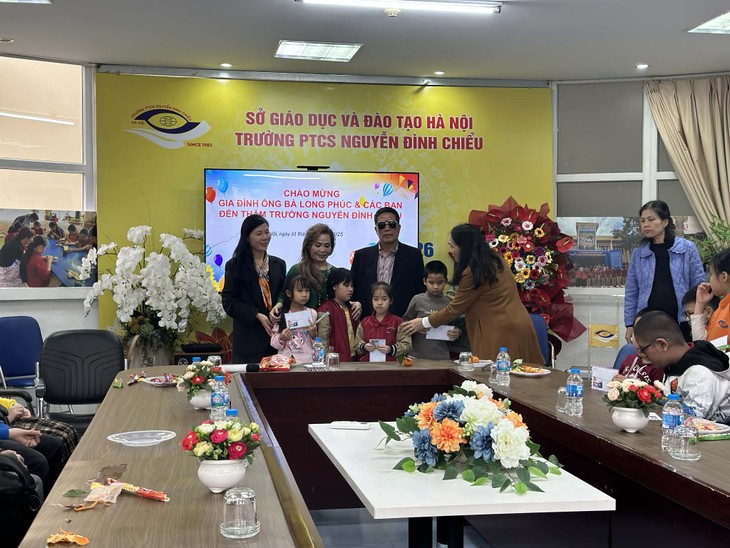 Những tấm lòng nhân ái quan tâm tới các em nhỏ có hoàn cảnh đặc biệt - ảnh 4