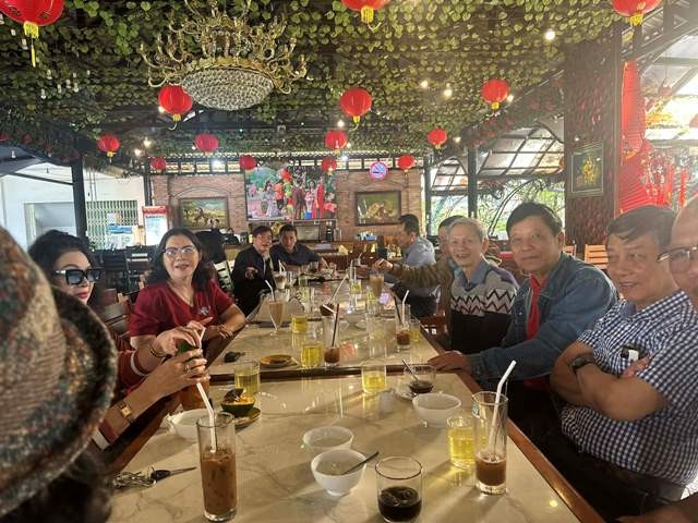 Điểm tựa cho những mảnh đời khó khăn - ảnh 2