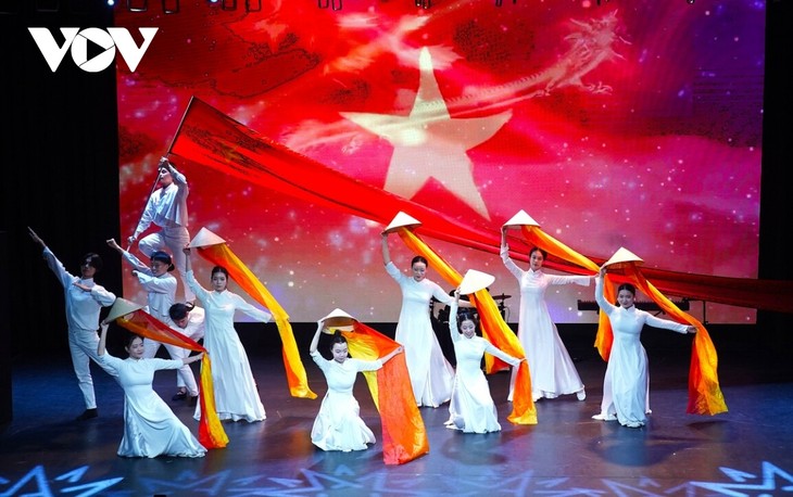 Đêm nhạc “Ánh sáng phương Đông” lan tỏa tinh thần tuổi trẻ Việt Nam tại Nga - ảnh 3