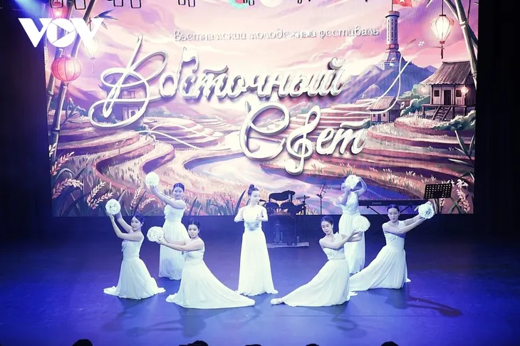 Đêm nhạc “Ánh sáng phương Đông” lan tỏa tinh thần tuổi trẻ Việt Nam tại Nga - ảnh 4